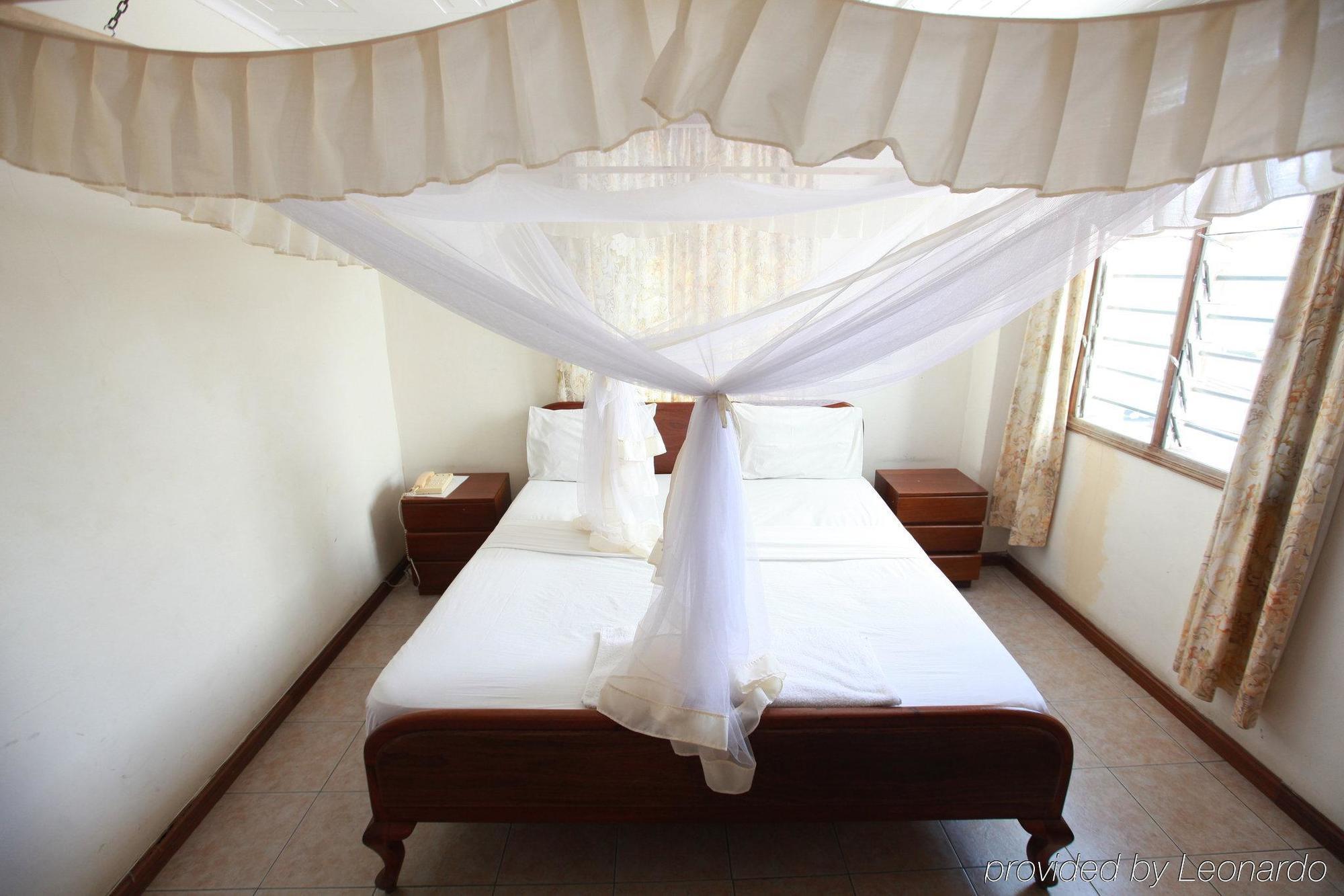 New Palm Tree Hotel Mombasa Exterior foto