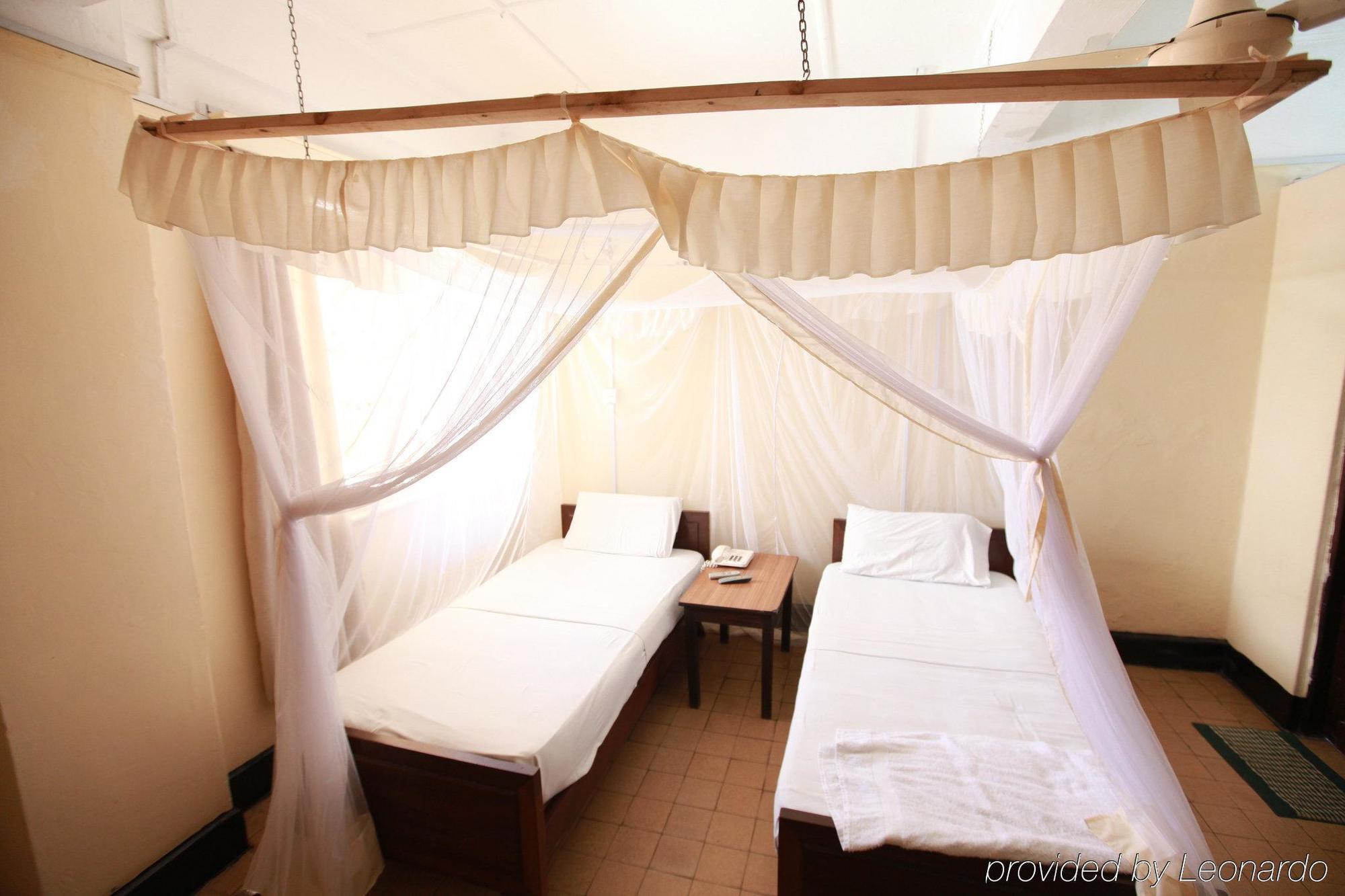 New Palm Tree Hotel Mombasa Exterior foto