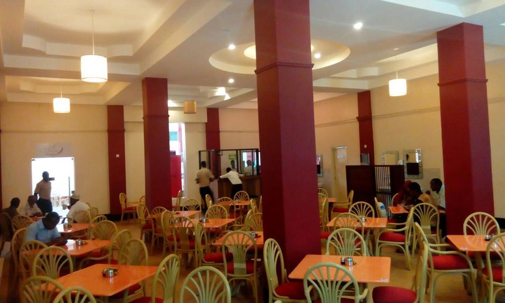 New Palm Tree Hotel Mombasa Exterior foto