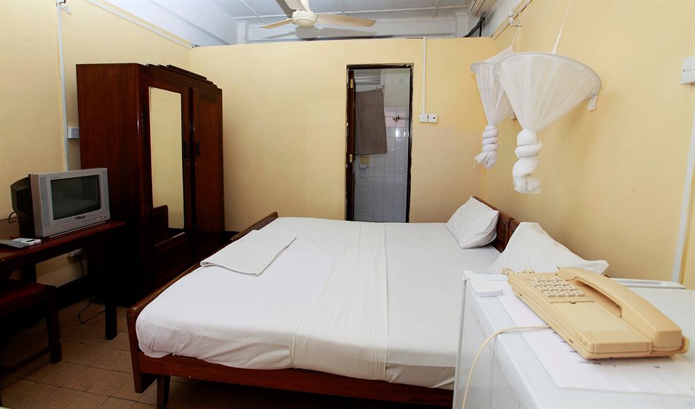 New Palm Tree Hotel Mombasa Exterior foto