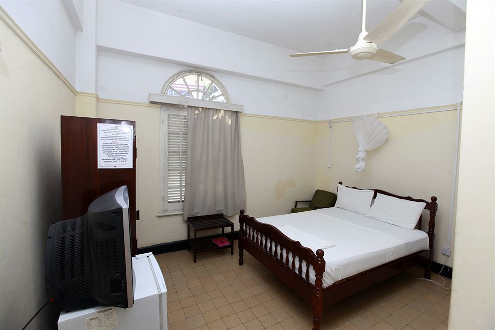 New Palm Tree Hotel Mombasa Exterior foto