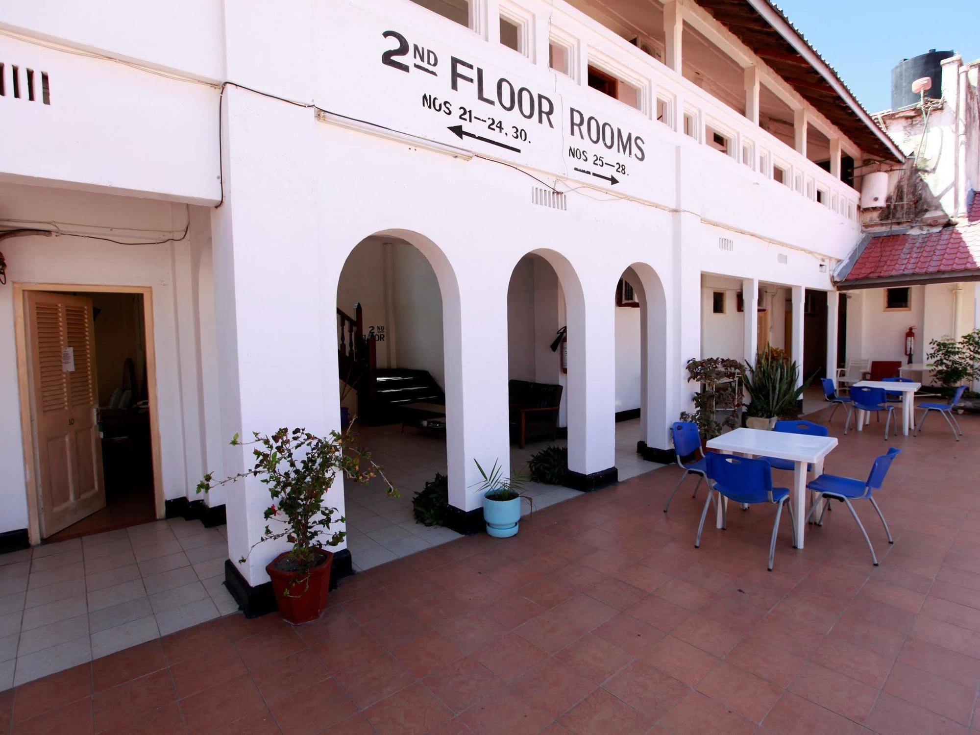 New Palm Tree Hotel Mombasa Exterior foto