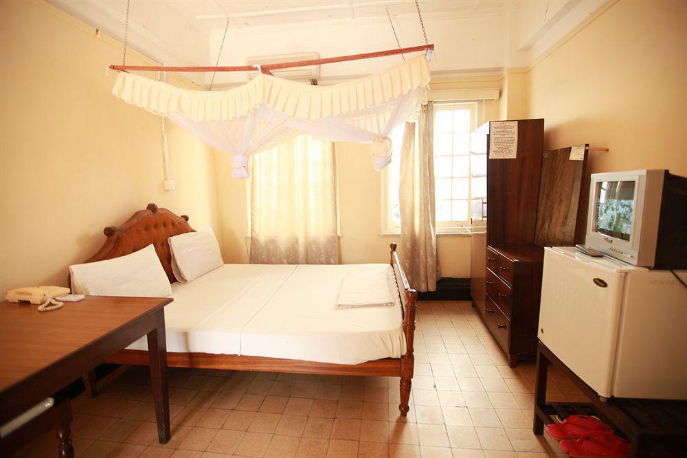 New Palm Tree Hotel Mombasa Exterior foto